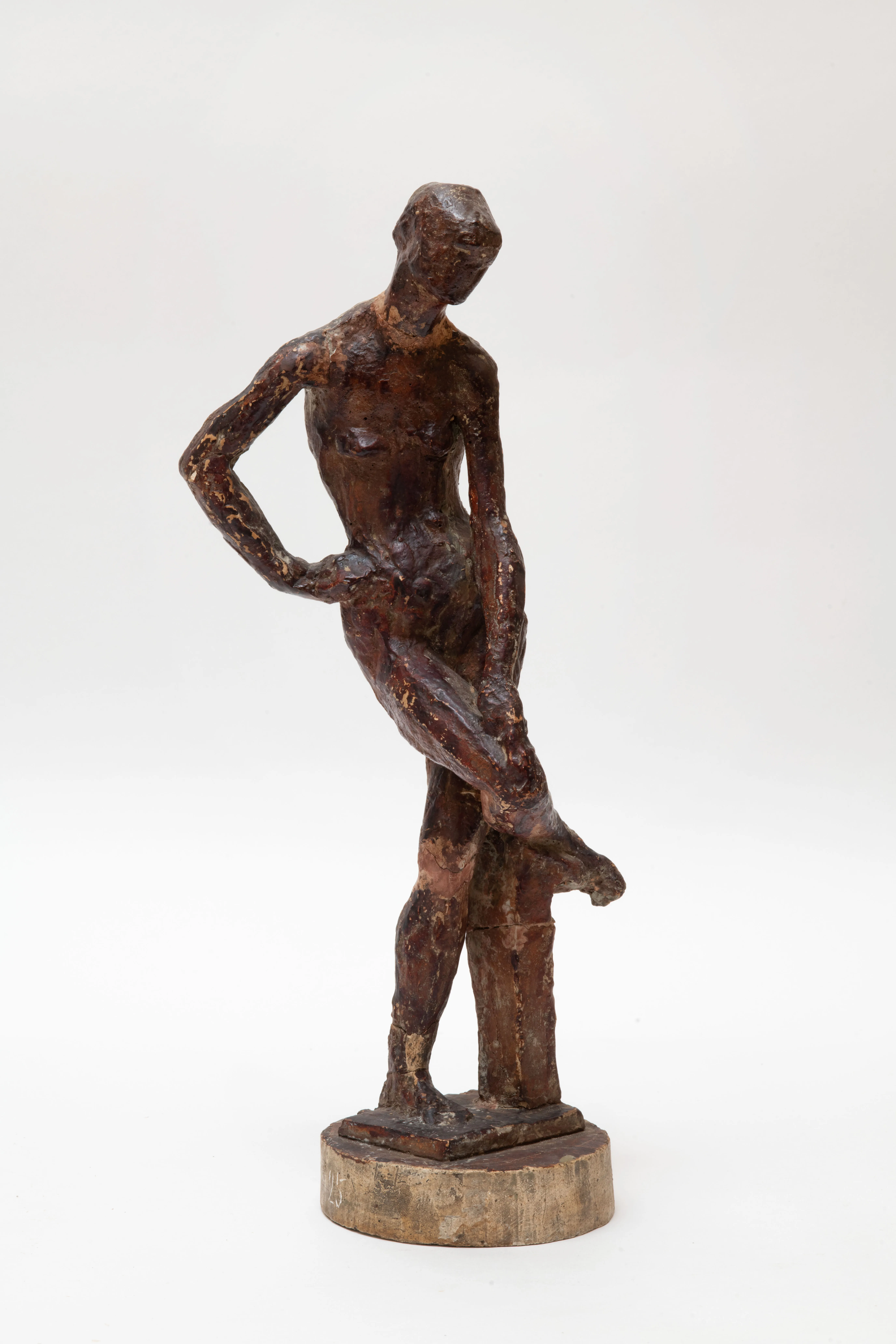 Шурига Пелагея Николаевна (1900-1980) Этюд. 1925 Гипс, лак 35,5 x 14,3 x 12,7.