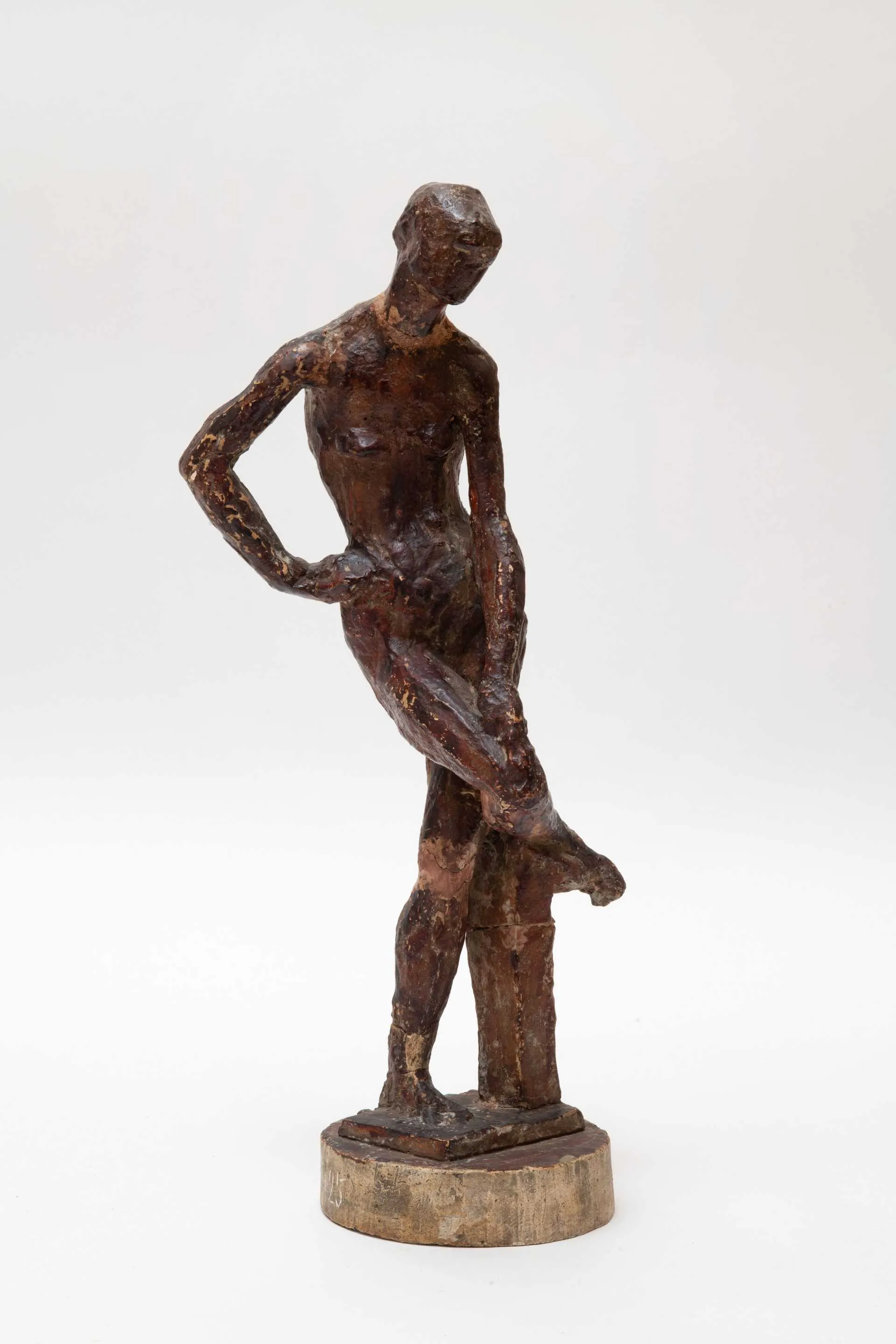 Шурига Пелагея Николаевна (1900-1980) Этюд.  1925 Гипс, лак 35,5 x 14,3 x 12,7.