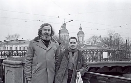- Владимир Окулов. В. Окулов и Н. Лазарева (после возвращения из лагеря). Ленинград. 1985.