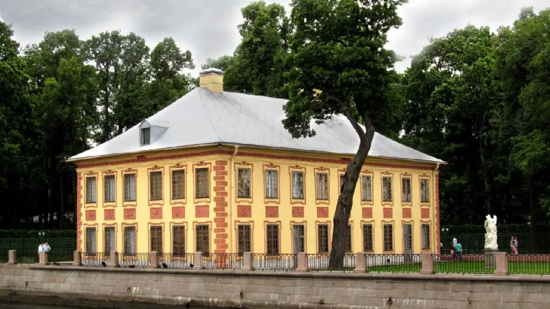 Летний дворец: скромное жилище великого монарха