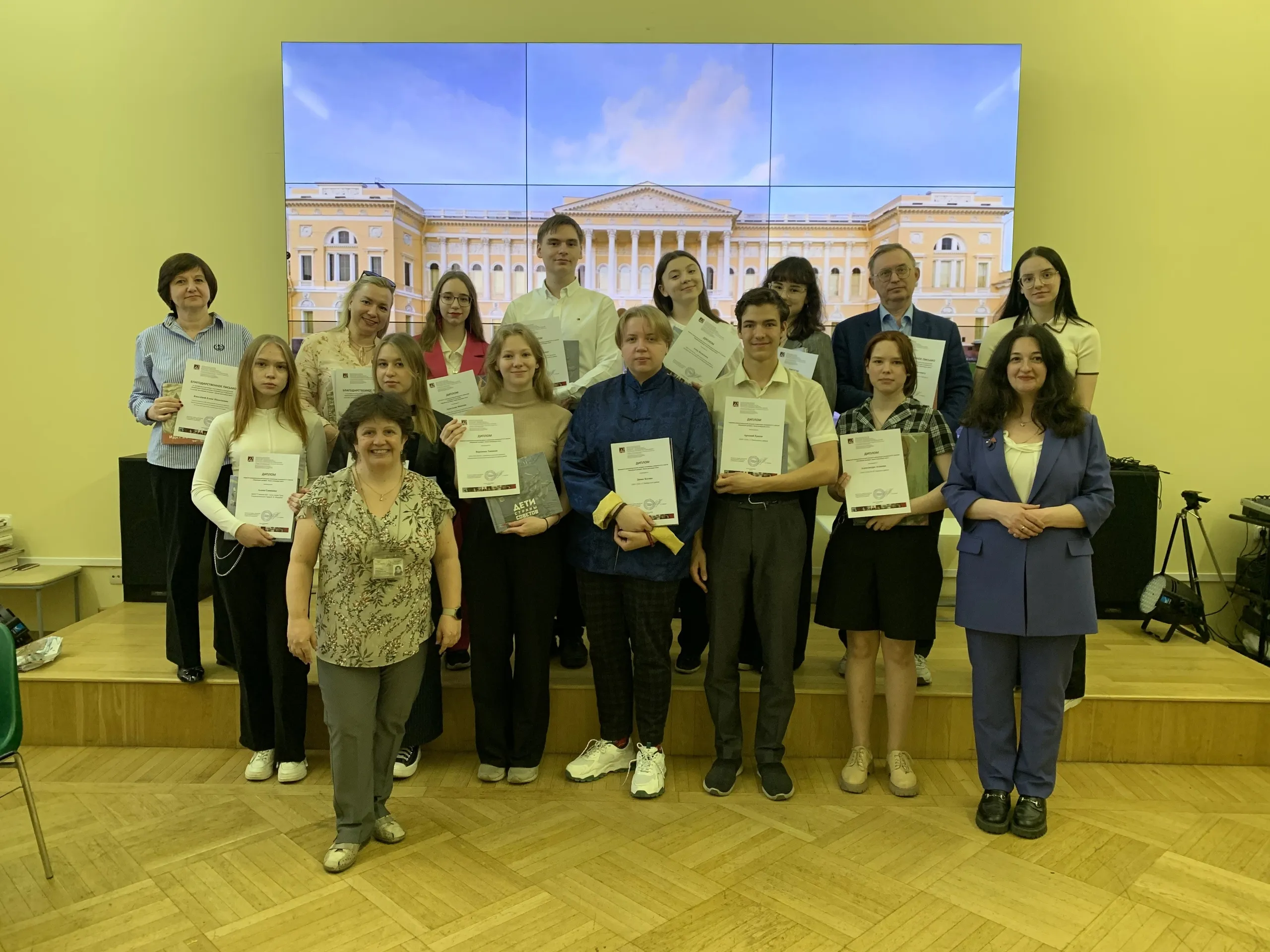 Приглашаем школьников к участию в ежегодном проекте для старшеклассников Межрегиональная Интернет-Олимпиада старшеклассников «Музейный Артефакт. Веков связующая нить».