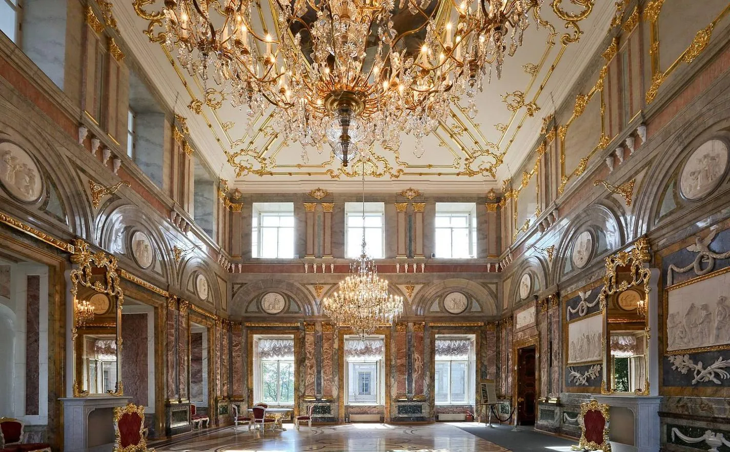 7 января, в день праздника Рождества Христова, Русский музей впервые приглашает бесплатно посетить Мраморный дворец