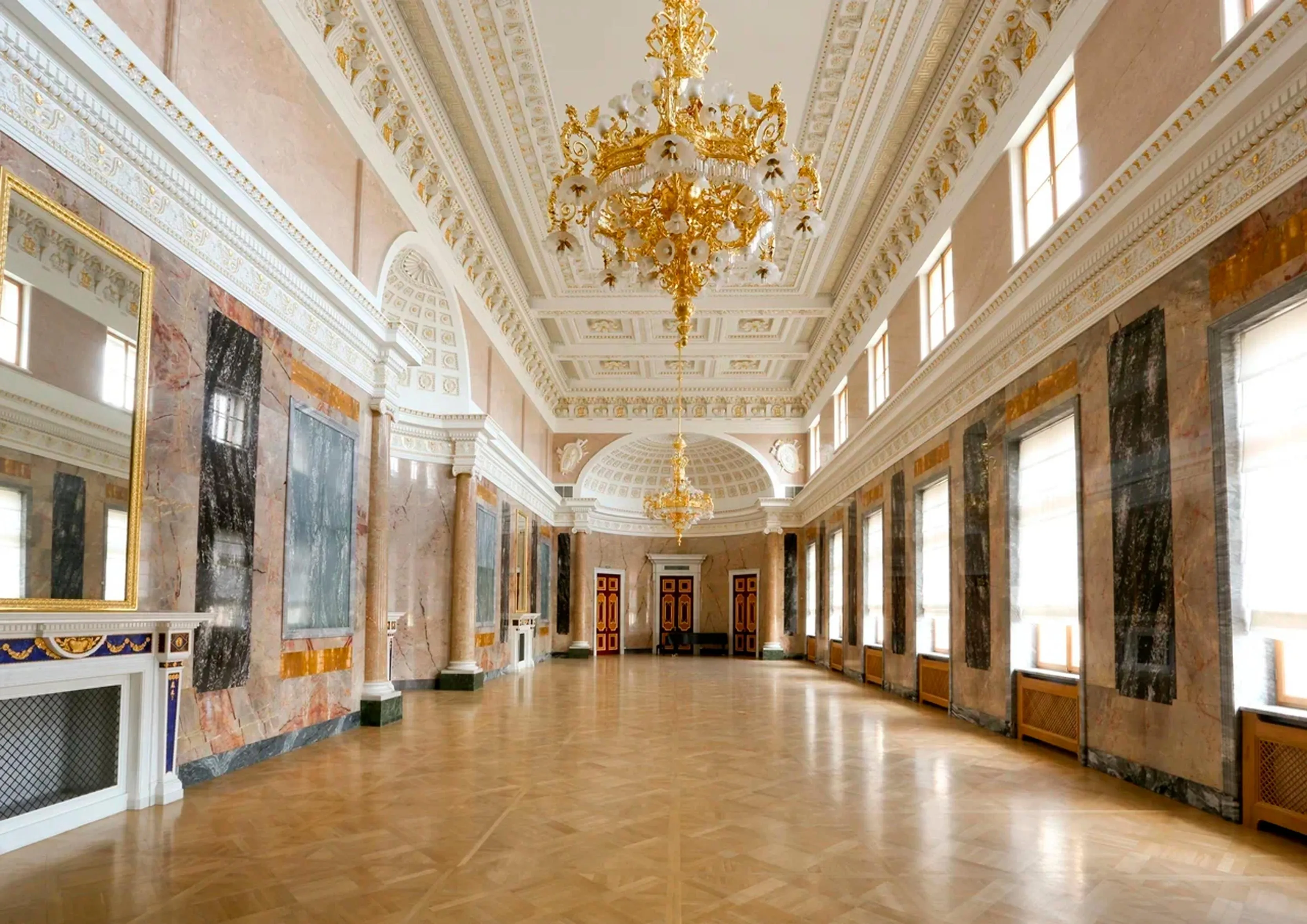 Экскурсионное занятие «В поисках чудес: геологическая экспедиция по Михайловскому замку»