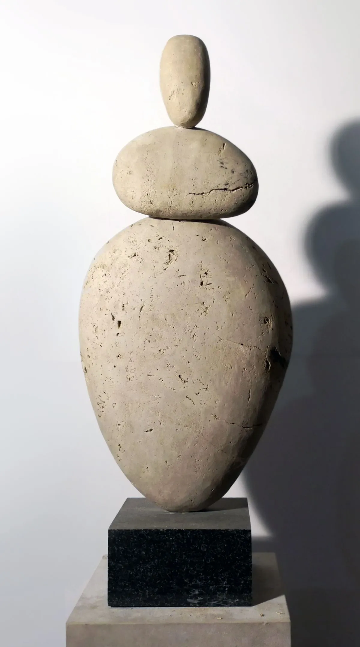 А. Кит. Венера. 2012. Известняк. Собственность автора