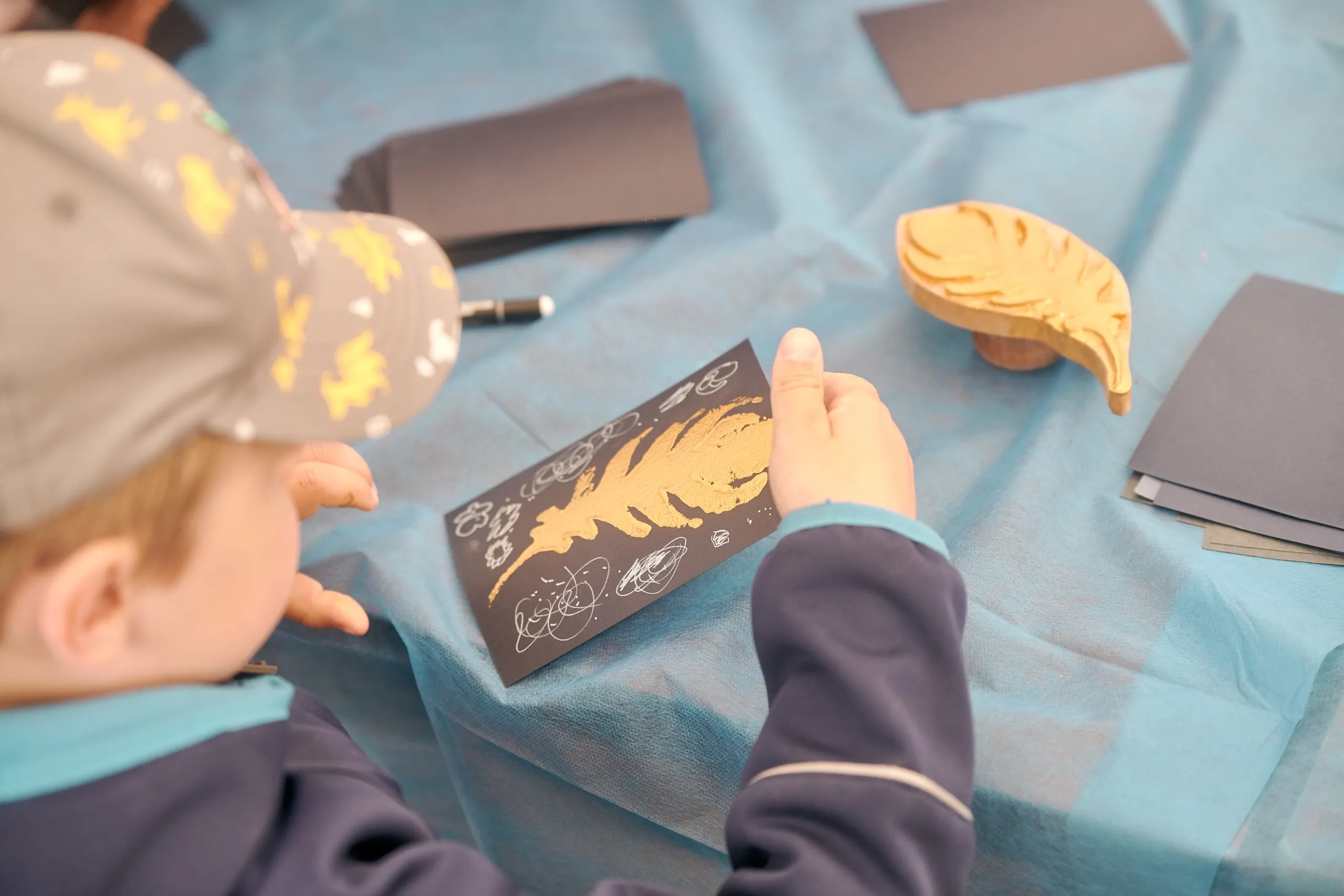 Мастер-класс «Перо Жар-птицы: искусство штампа и набойки»