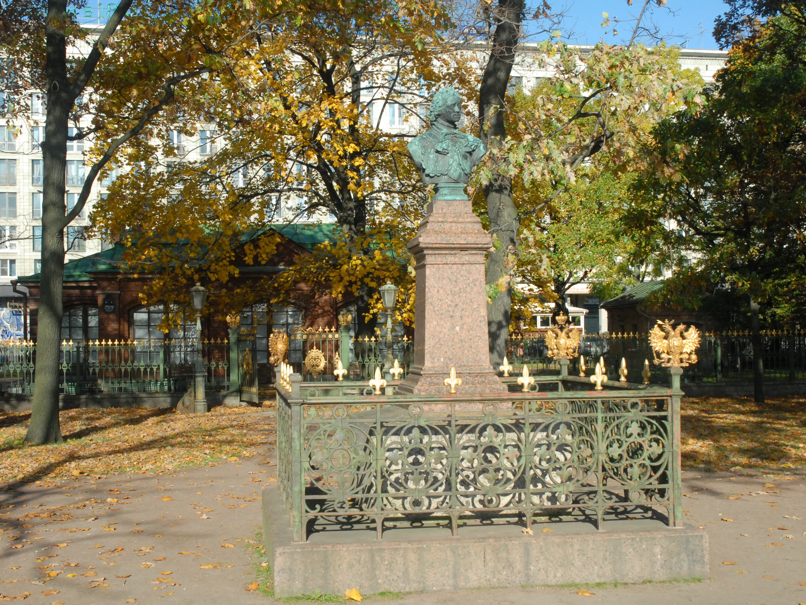 П.Забелло. Бюст Петра I. 1875. Бронза, гранитный постамент