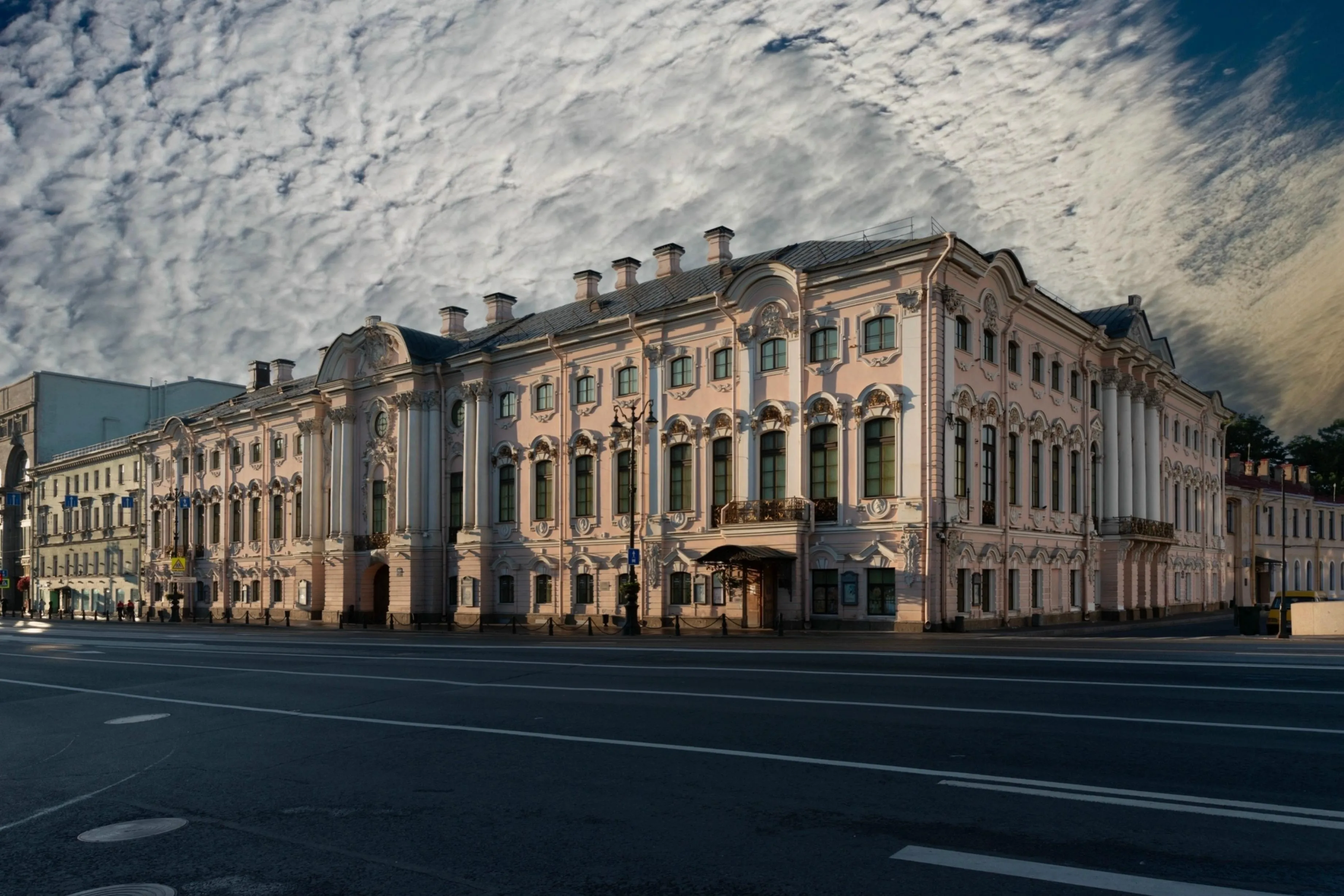 Строгановский дворец закрыт с 8 по 29 апреля в связи с реэкспозицией и подготовкой выставок