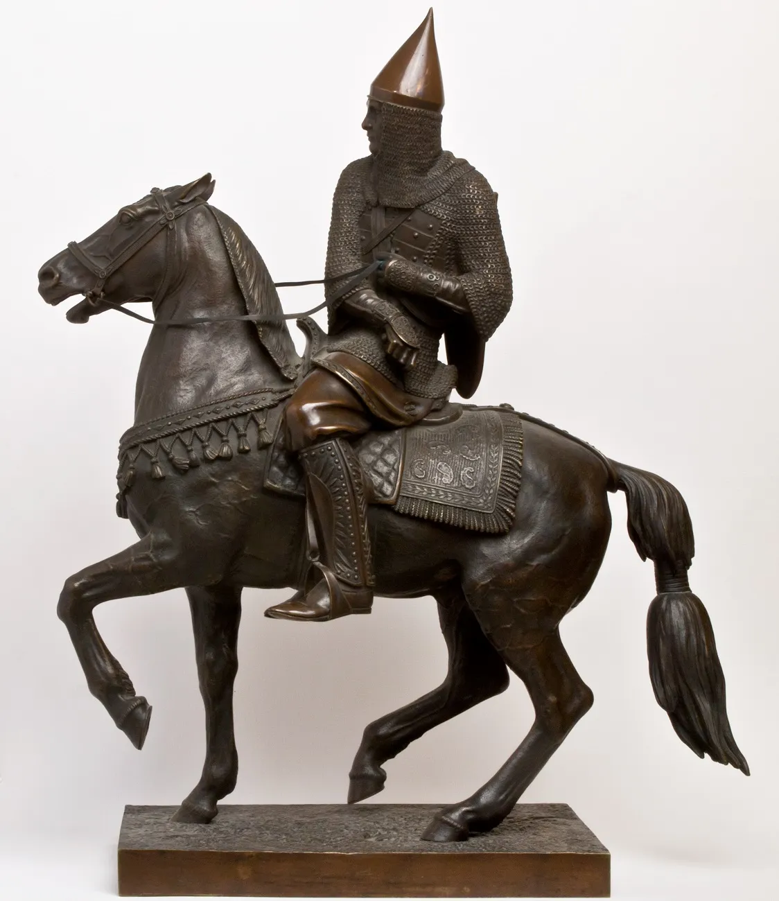 Петр Карлович Клодт. Русский воин в шишаке и кольчуге. 1851.