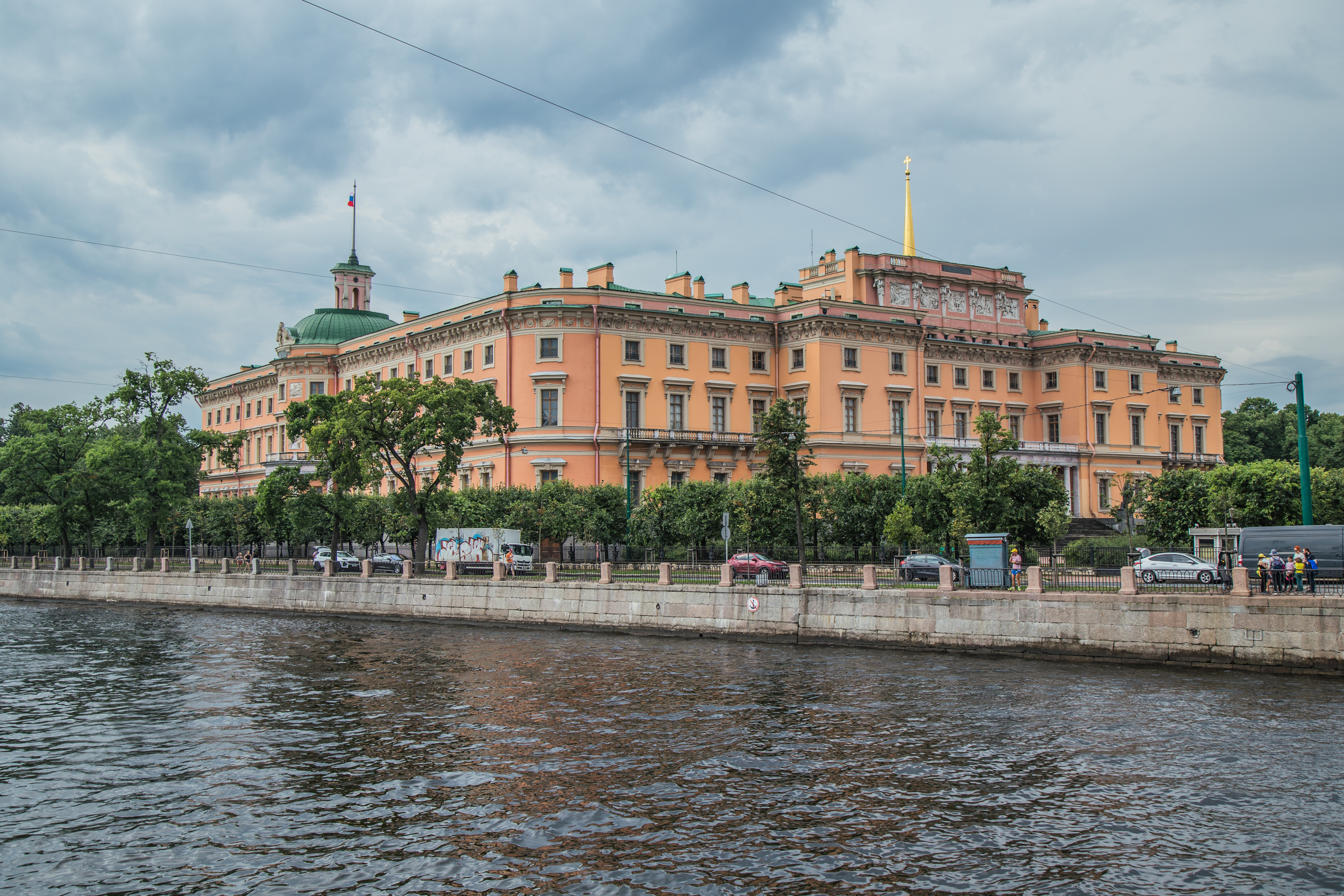 Изменение в режиме работы экспозиции Михайловского замка 10 ноября