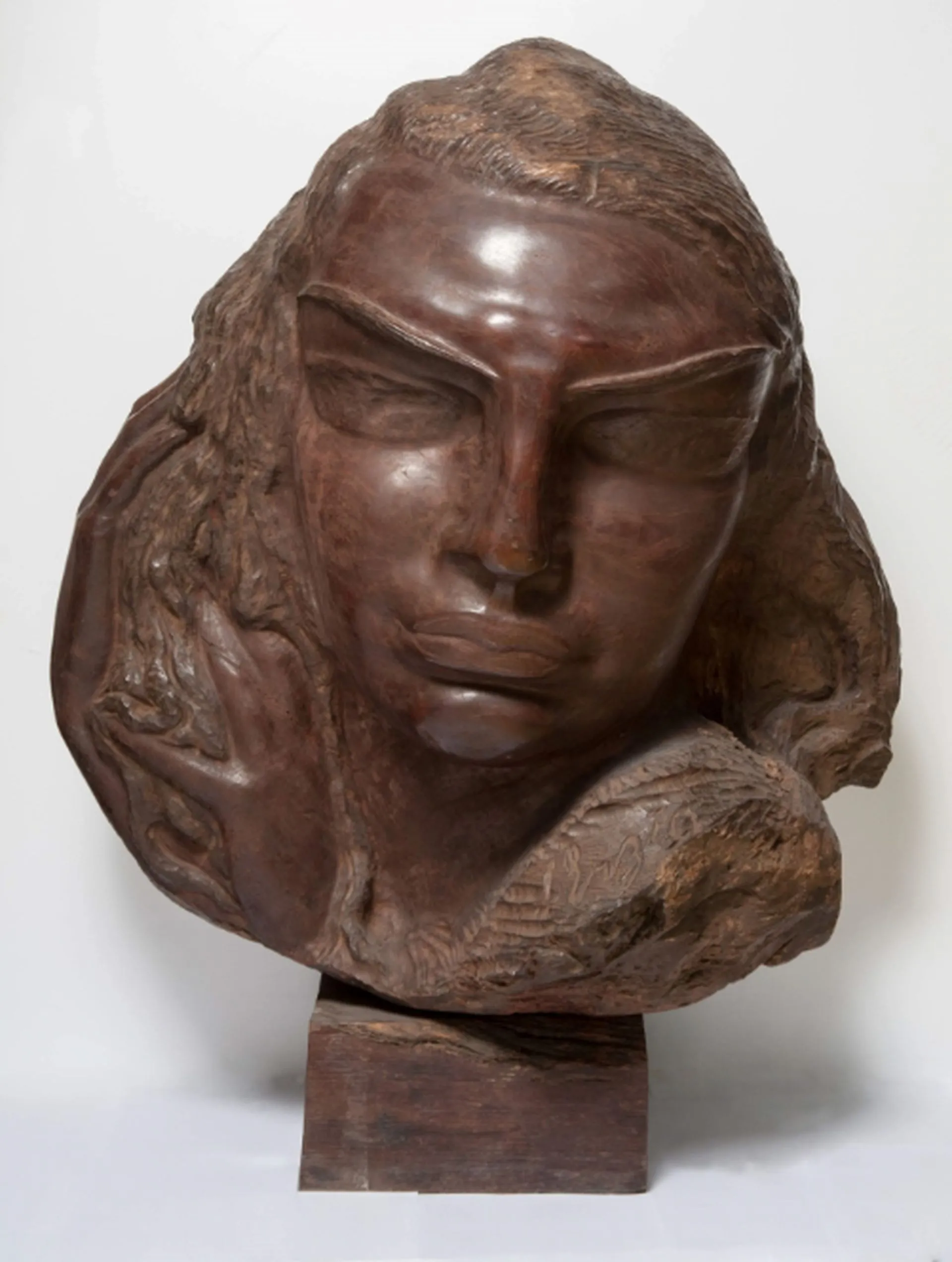 С.Д. Эрьзя. Дочь инков. 1941. Дерево кебрачо
