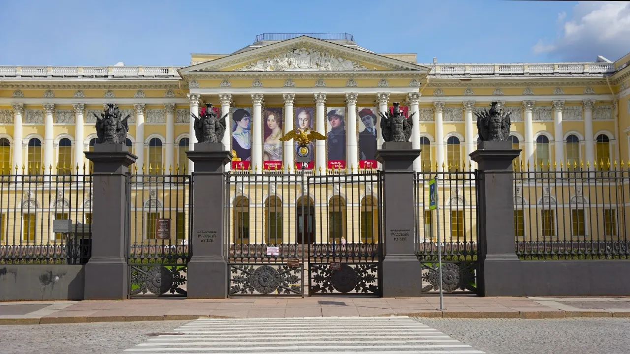 Русский музей вводит комплексный билет одного дня на выставку «Великая», всю экспозицию Михайловского дворца и Михайловского (Инженерного) замка