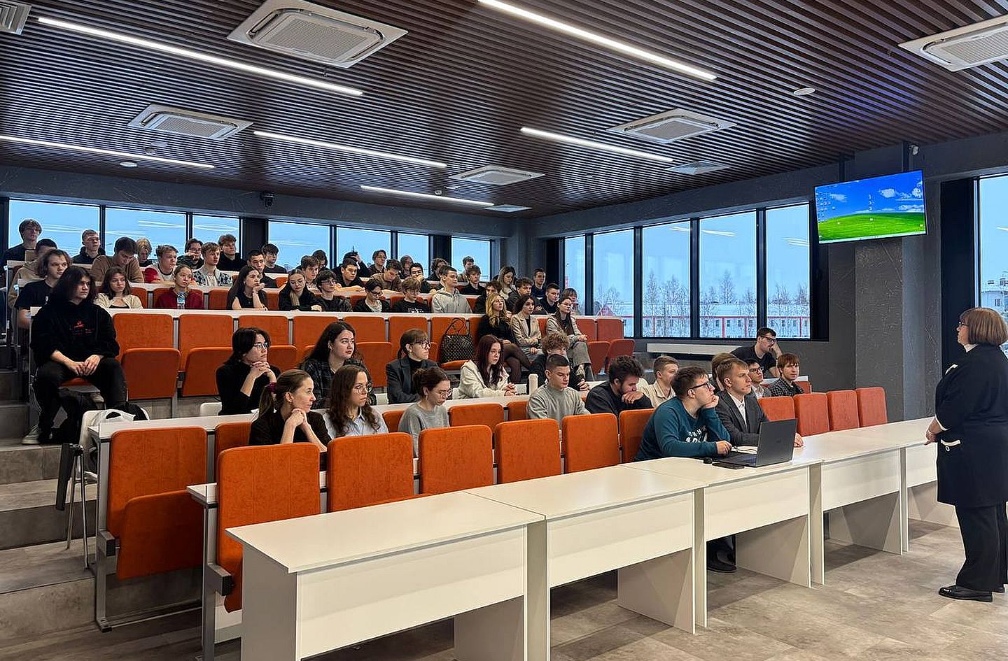 В День Героев Отечества состоялась лекция «Образ героя в изобразительном искусстве»