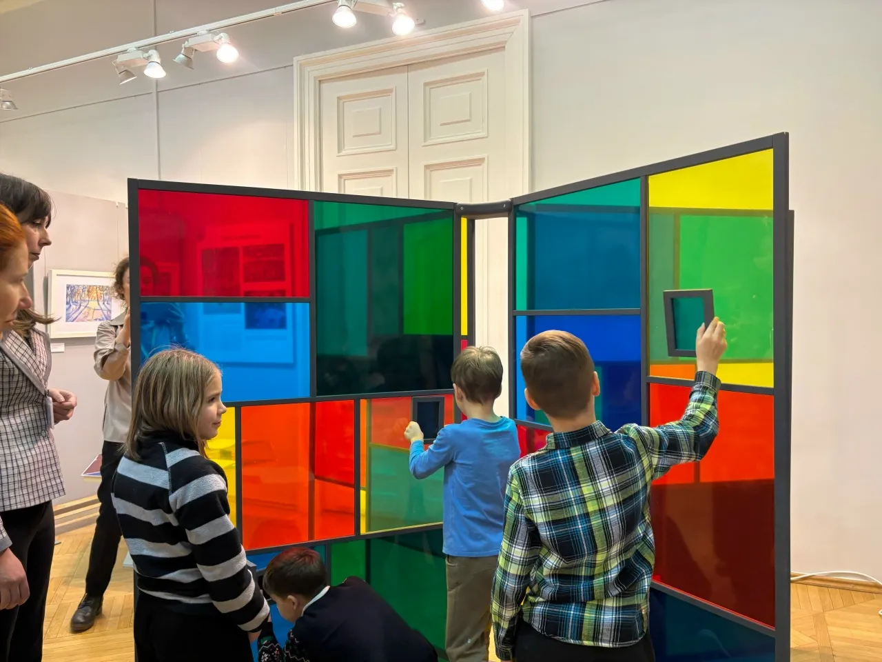 Семейная экскурсия «Свет в искусстве»
