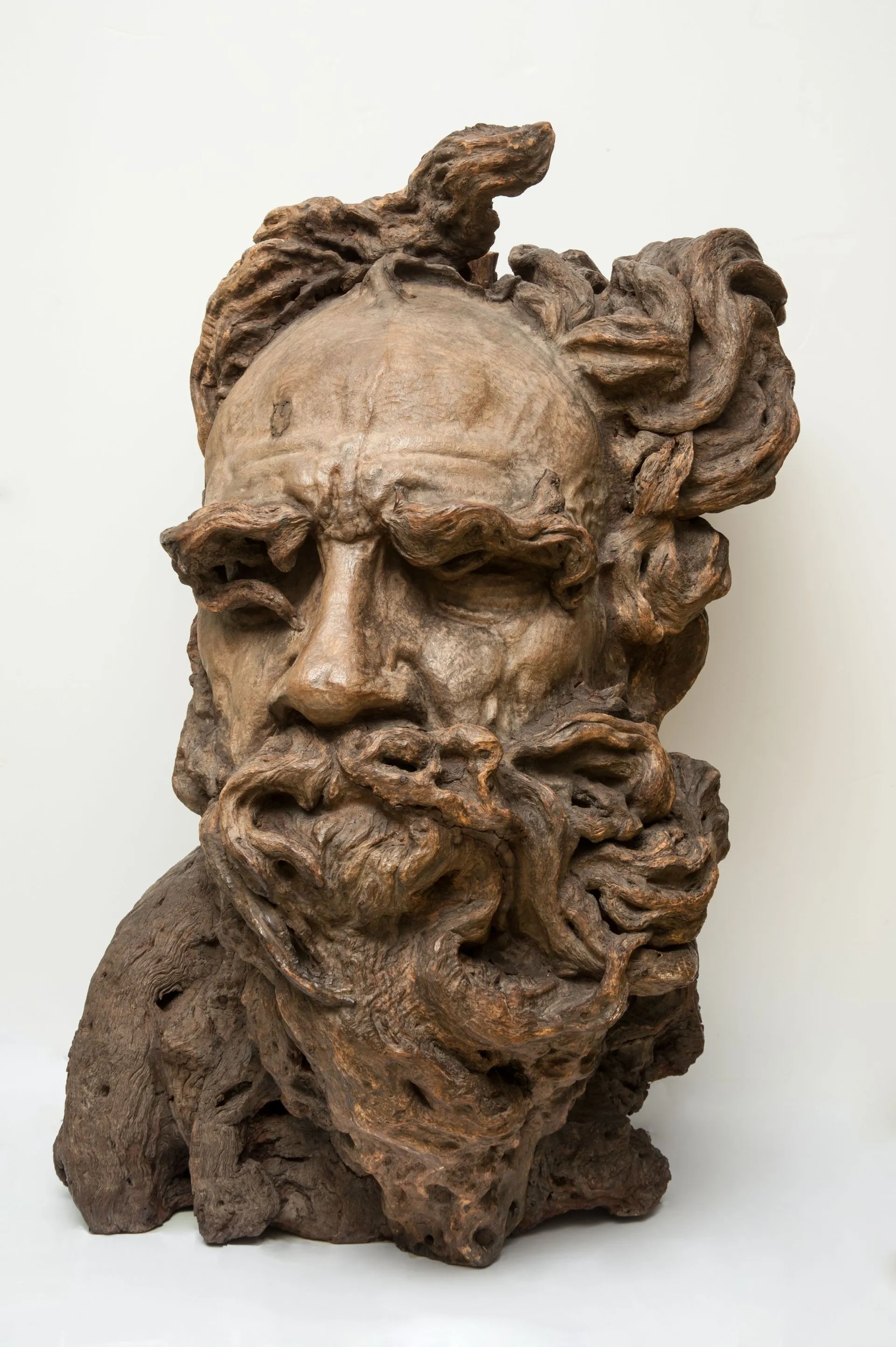 С.Д. Эрьзя. Лев Толстой. 1930. Дерево альгарробо