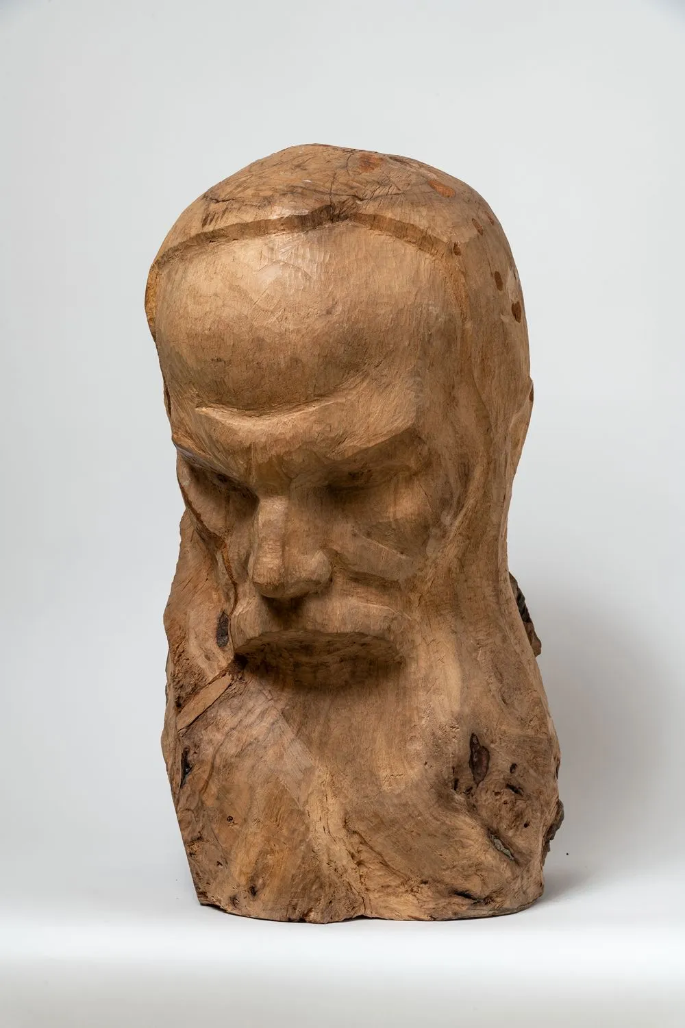Любовь Холина. Федор Достоевский. 1985 Дерево. 68 x 35 x 39