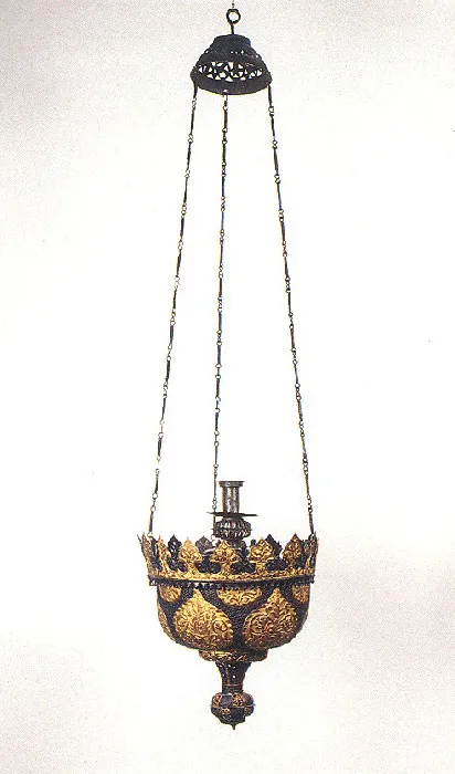 Лампада.XVII век. Медь, латунь, чеканка, просечка, золочение, лужение, краска, патенирование. ГРМ.