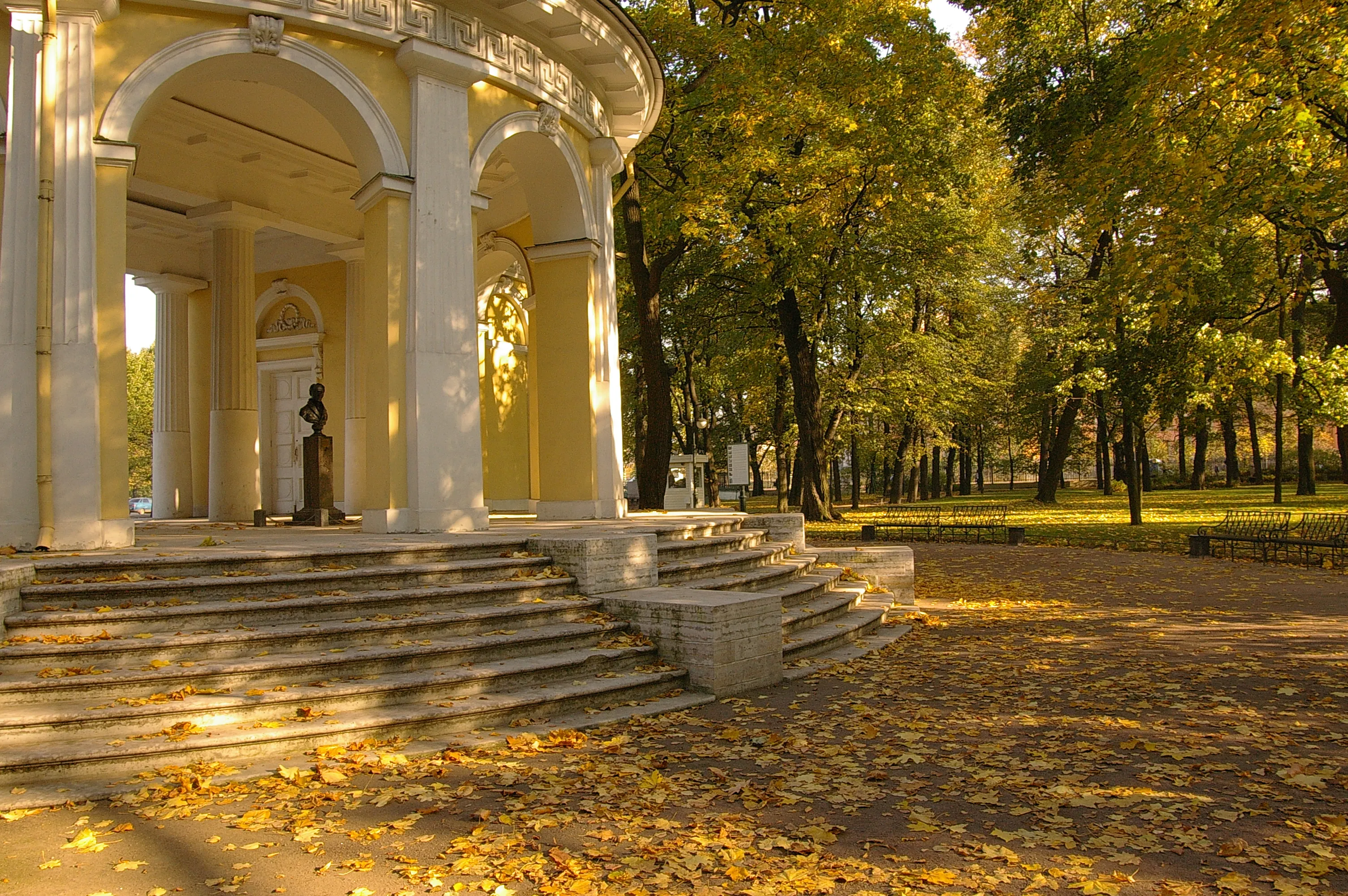 Павильон Росси