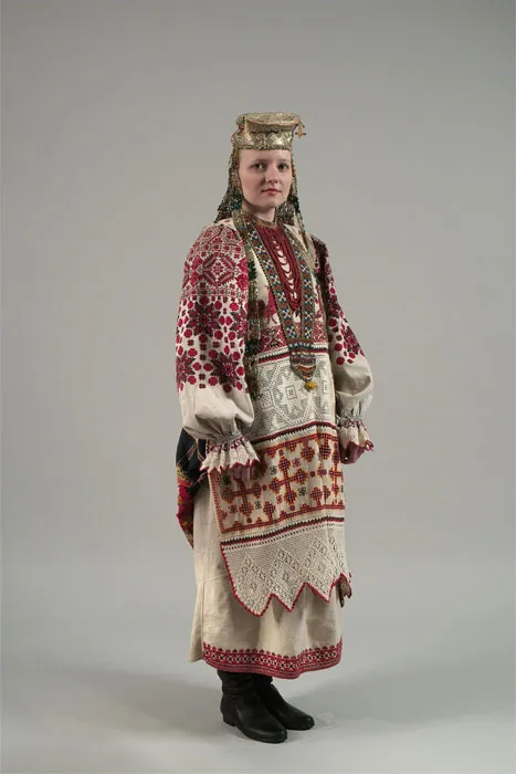 Праздничный костюм молодой женщины. 1924. Деревня Павловичи, Брянский уезд, Орловская губерния.